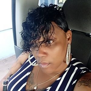 Meet your Posher, Aisha